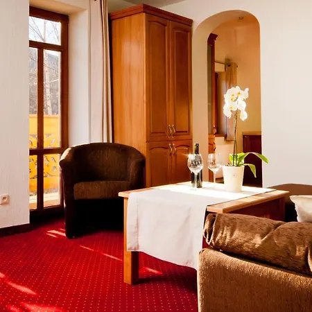 Przystanek Bavaria - Sauny, Parking Oraz Wstep Do Parku Bajek W Cenie! Homestay Karpacz